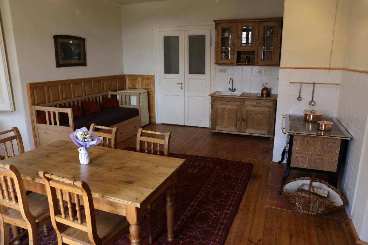 Historicke Apartmany Zelenohorska Posta Nepomuk Eksteriør bilde