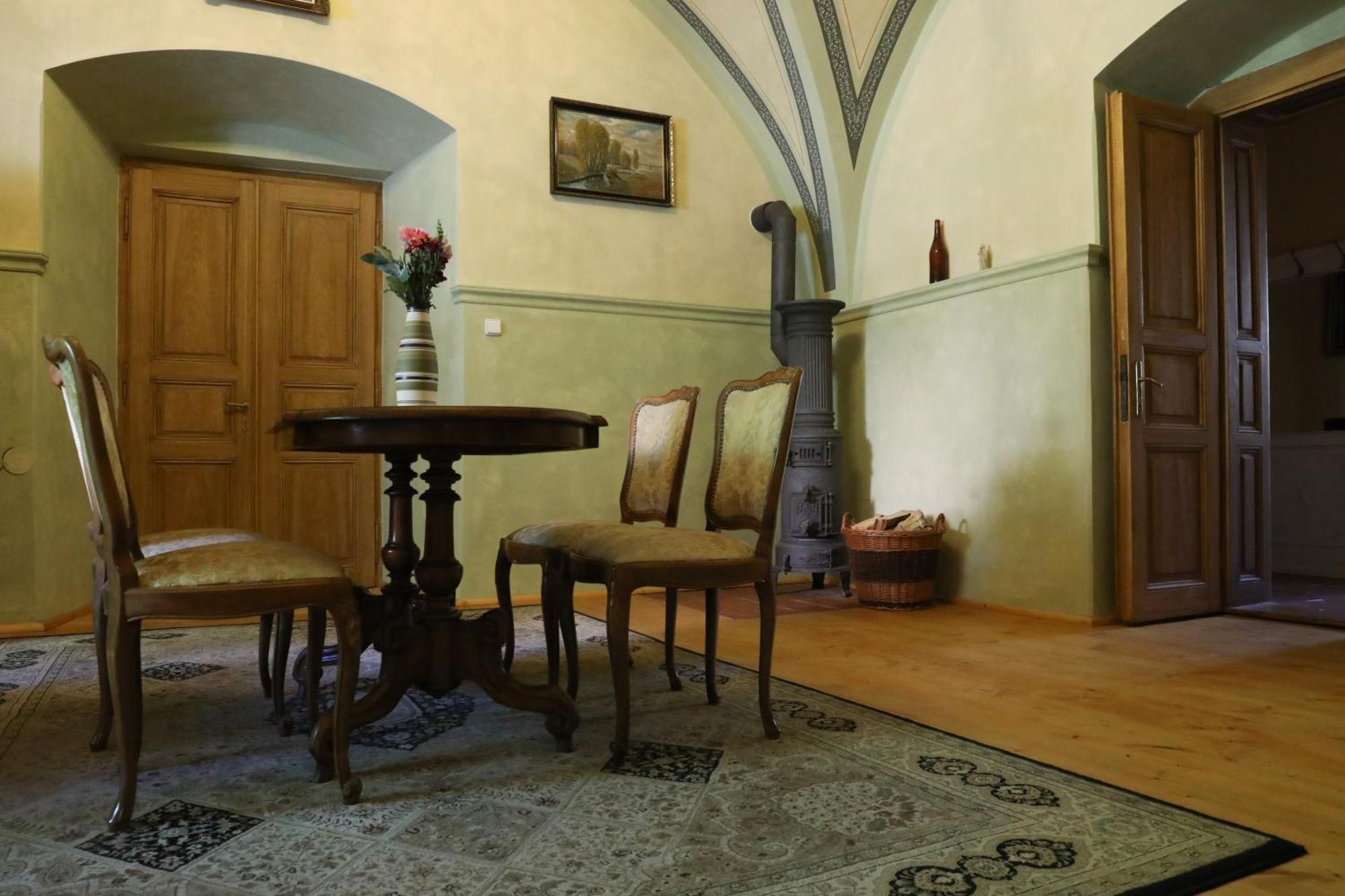 Historicke Apartmany Zelenohorska Posta Nepomuk Eksteriør bilde