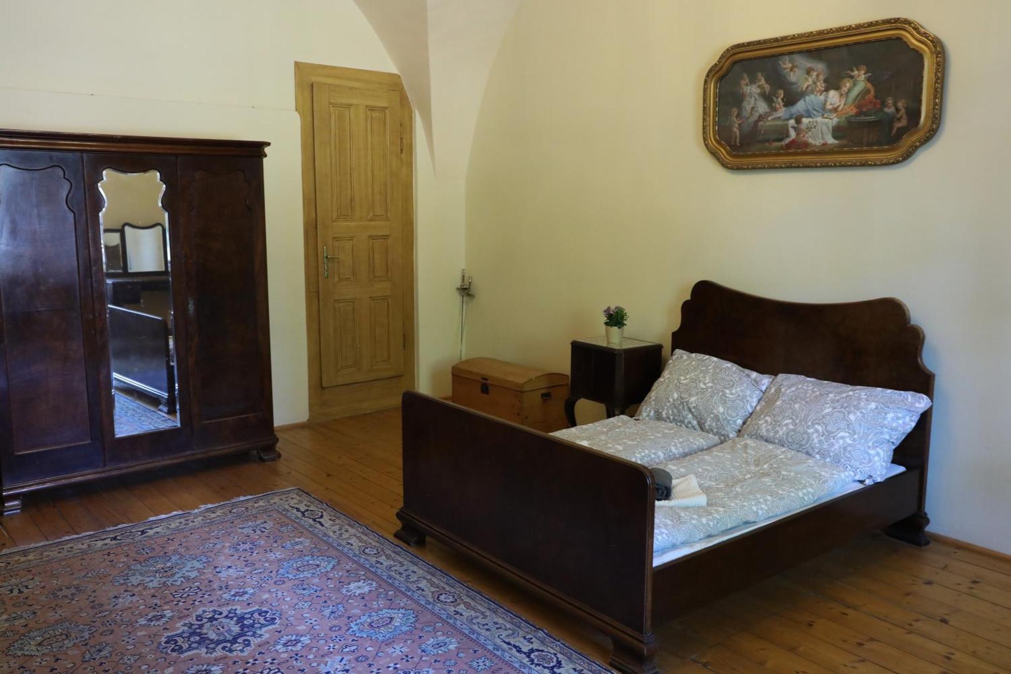 Historicke Apartmany Zelenohorska Posta Nepomuk Eksteriør bilde